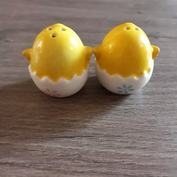 Baby chick salt and pepper shakers - Picture 3 of 3